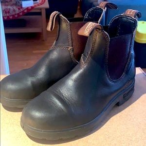 Black leather Blundstones